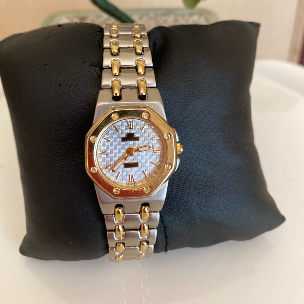 Vintage Geneve Elegant Wrist Watch